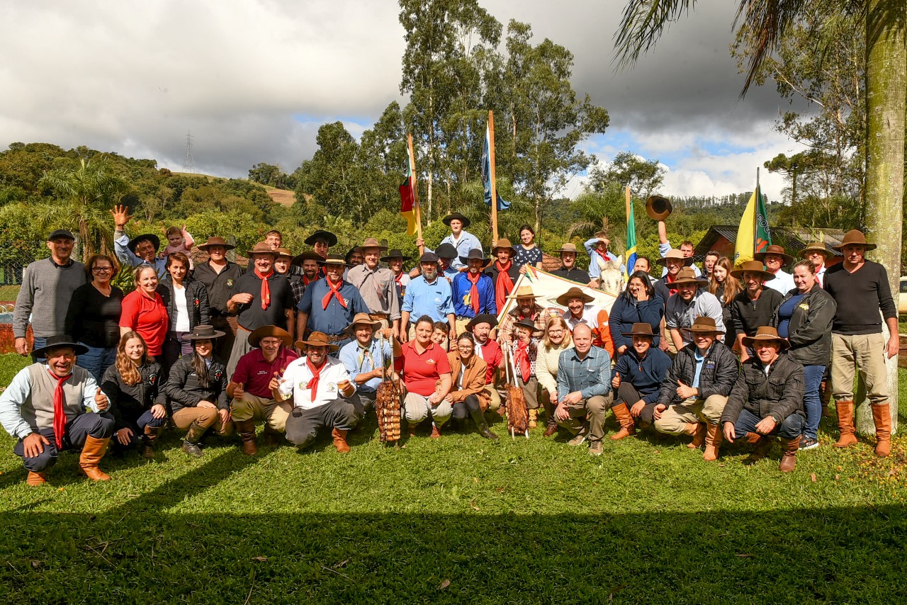 Vereadores participam no último sábado de Evento Tradicionalista.