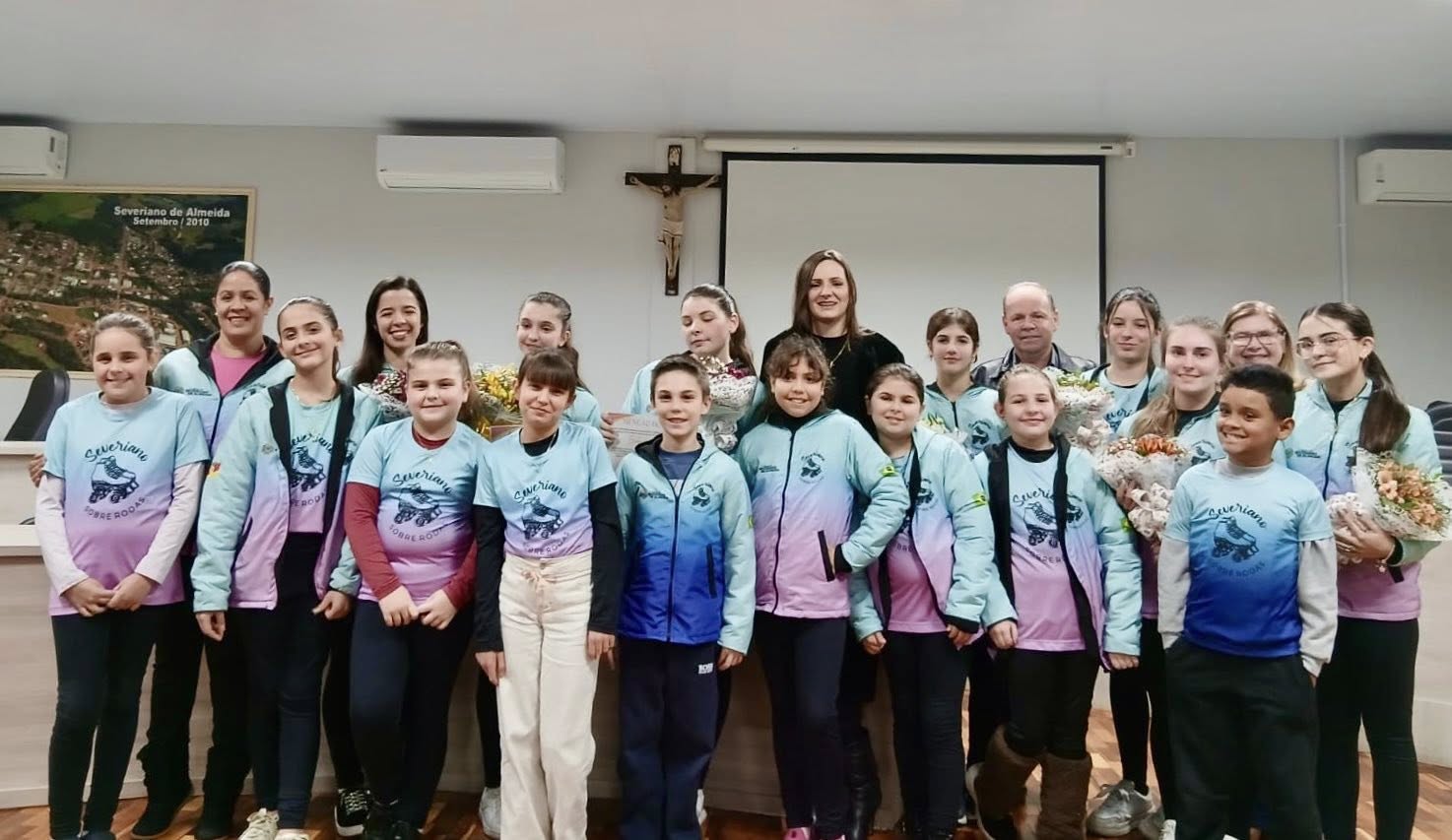 Poder Legislativo homenageia patinadoras severianenses com Honra ao Mérito.
